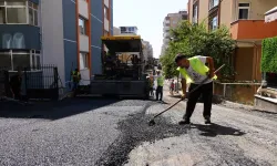İstanbul Maltepe'de asfalt hamlesiyle yollar yenileniyor