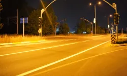 Kocaeli İzmit'te yol çizgileri yenileniyor