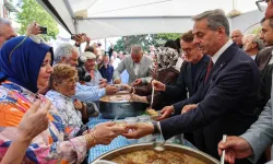 Sakarya'da aşure bereketi paylaşıldı