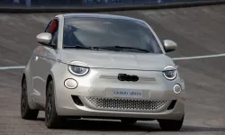 Sınırlı sayıda Fiat 500e Giorgio Armani Collector's Edition yeniden Türkiye'de