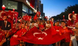İstanbul Maltepe'de binlerce kişi Zafer Yürüyüşü'nde buluştu