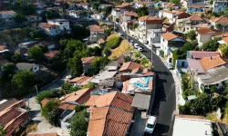 İzmir Narlıdere'de asfalt seferberliği sürüyor