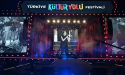 Merve Özbey Nevşehir'i salladı!