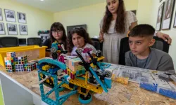 Minik mucitler robot tasarladı