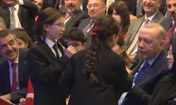 Cumhurbaşkanı Erdoğan'dan çocuklara türkü sürprizi... 'Çayelinden Öteye'ye eşlik etti