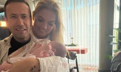 Demet Akalın ve Özgür Aras'tan Mihre bebek ziyareti
