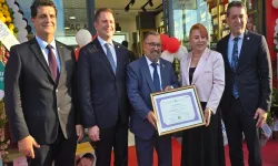 Haydar Koçak, 48 yıl sonra eczacılık diplomasına kavuştu