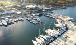 İzmir Marina'da pop klasikleri