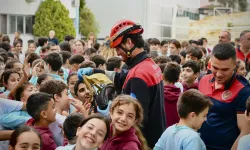 İzmir'de öğrencilere yangın ve afet eğitimi