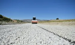 Manisa Selendi'de 26 yıllık yola ilk asfalt