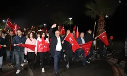 Balıkesir Edremit'te Cumhuriyet Bayramı coşkusu yağmura rağmen dinmedi