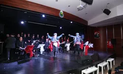 İnegöl'de Gençlik Korosu'ndan Cumhuriyet'e özel konser