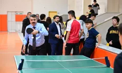 Bursa Yıldırım'da Başkan Yılmaz gençlerle spor yaptı