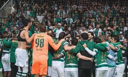 Bursaspor 4 golle ile galibiyete gitti