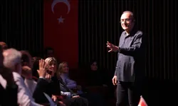 Sunay Akın'dan Cumhuriyet söyleşisi