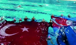 Uzunköprü'de su üstünde Cumhuriyet gururu