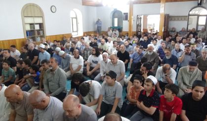 Bursa İnegöl'de 13 Yaşındaki Hafız Cuma Hutbesi Okudu