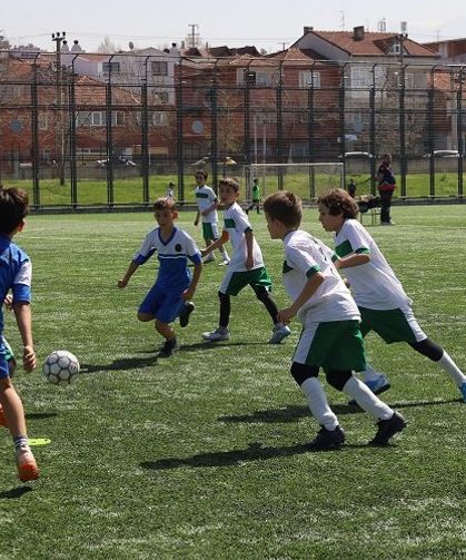 Bursa'daki İlkokul Futbol Şenliği’nde kupalar sahiplerini buldu