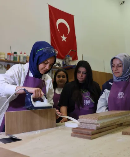 İBB'den kadınlara marangozluk eğitimi