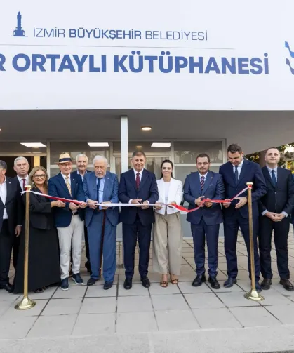 Prof. Dr. İlber Ortaylı İzmir'de kendi adını taşıyan kütüphaneyi açtı