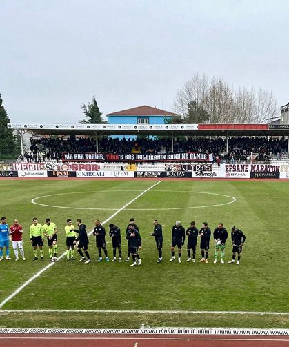 İnegölspor'un açtığı  pankart tartışmaları sürüyor!