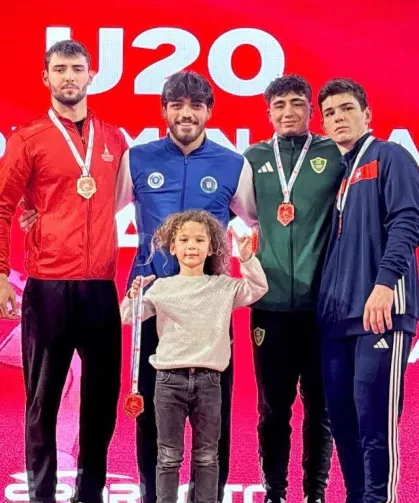 Bursa Büyükşehir füreşçileri 3 madalya ile döndü