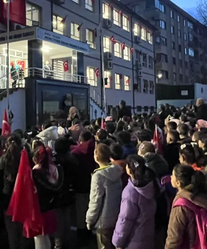 Bursa'da deprem şehitleri için saygı duruşu