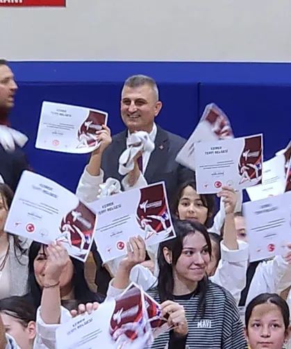 Gölcük'te 70 Taekwondocu kuşak atladı