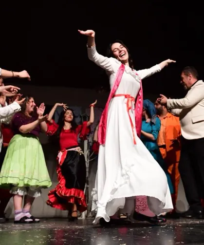 Osmangazi Belediyesi, 'Deli Ayten' ile Bursalı sanatseverleri buluşturdu