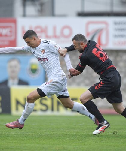 İnegölspor 3 puanı 4 golle aldı