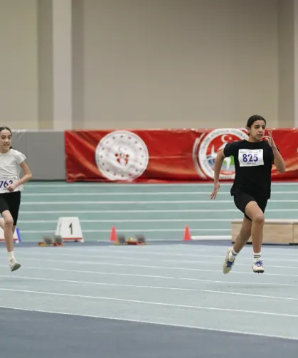 Bursa Büyükşehir Belediyesporlu atletler Türkiye Şampiyonası'nı 3 madalyayla tamamladı