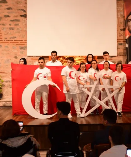 Bursa Osmangazi'de engelli çocuklardan gururlandıran gösteri