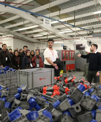 Bursa Osmangazi'de genç girişimciler üretim dünyasını tanıdı