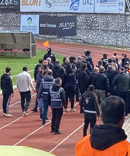 İnegölspor Elazığspor Maçında Ortalık Karıştı