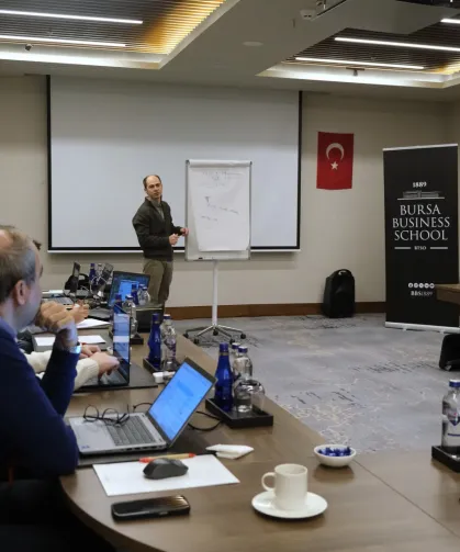 Bursa Business School'dan iş dünyasına yapay zeka eğitimi