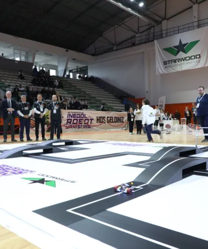 İnegöl'ün mucitleri robotlarını yarıştırdı