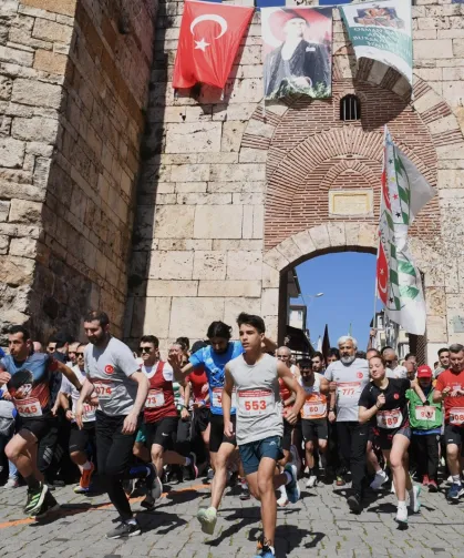 Bursa'da tarihi kent koşusu için nefesler tutuldu