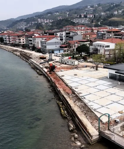 Dalga kırıcı Ulaşlı'da taşkınlarına 'dur' diyecek