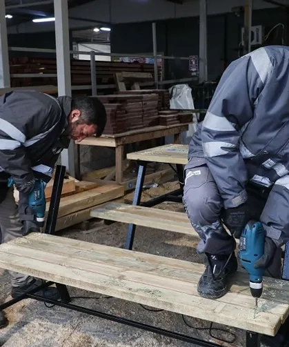 Emekle üretilen kent mobilyaları şehre değer katıyor