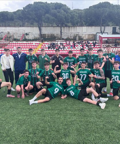 Kafkasspor U-17 takımı Türkiye şampiyanası'nda