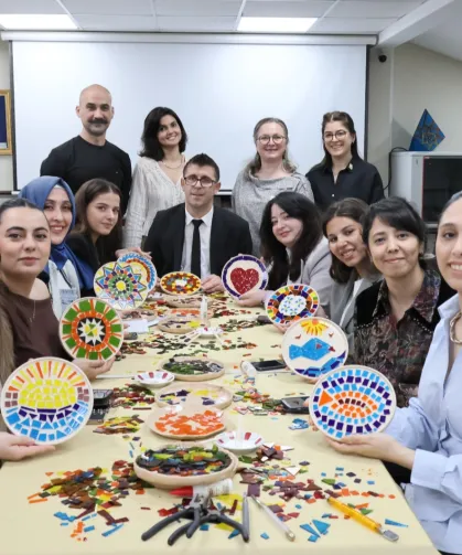Bursa'da cam atıklar sanata dönüştü