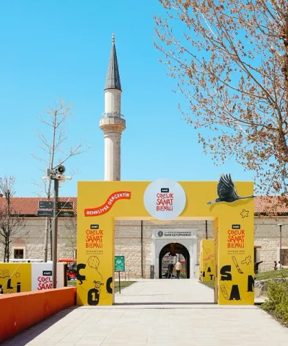 450 bin ziyaretçiyi aştı.. Bienal 31 Temmuz'a uzatıldı