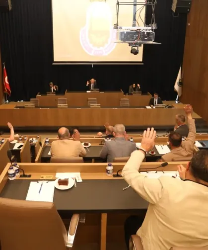 İnegöl'ün başarılı sporcuları yerel mecliste ödüllendirildi