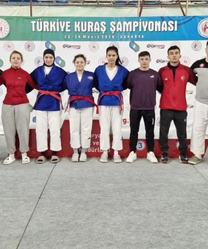 Kütahya Belediyespor'dan Türkiye Şampiyonası'nda çifte başarı