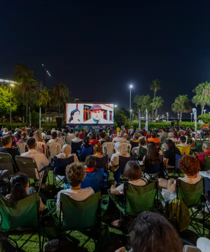Açık hava sinema keyfi günümüze taşındı