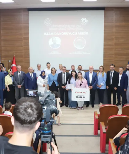 Bursalı gençler 'Kucak Aç'tı!