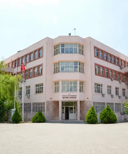 DEÜ İşletme Fakültesi AACSB'yi aldı