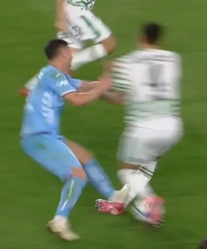 Ruslan Malinovskyi Neden Kırmızı Kart Gördü, Ferencvaros Trabzonspor Maçında Ne Oldu?