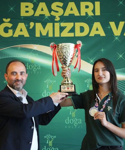 Dünya Matematik Şampiyonu Doğa Kolejinde Coşkuyla Karşılandı