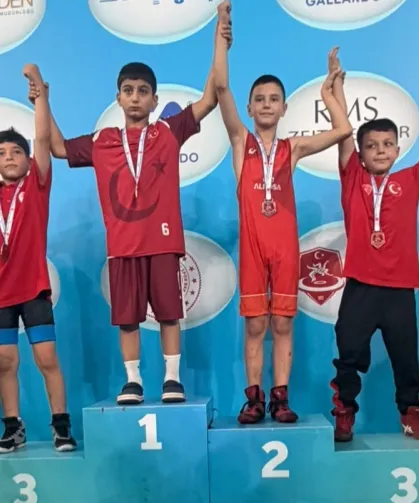 Osmangazi Belediyespor uluslararası turnuvada 5 madalya kazandı